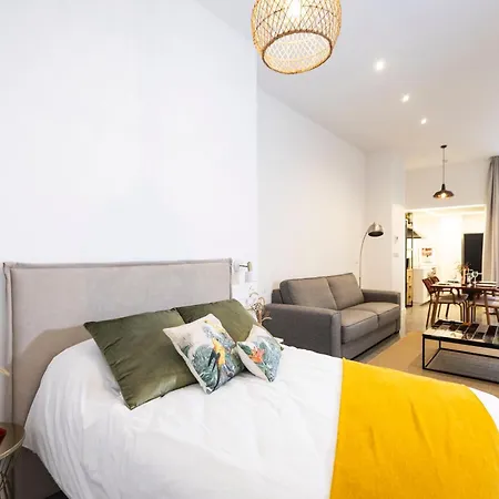 Salustiano Three Lejlighed *