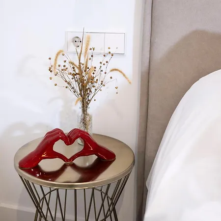 Lejlighed Salustiano Three *